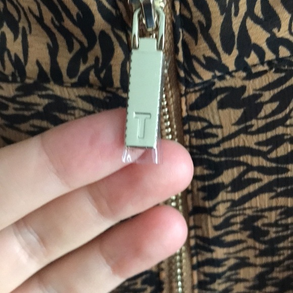 Ted Baker London Adellyn skirt. NWOT Baker sizing Size 2 ( 6 US) Tiered, ruffle. - Picture 5 of 8